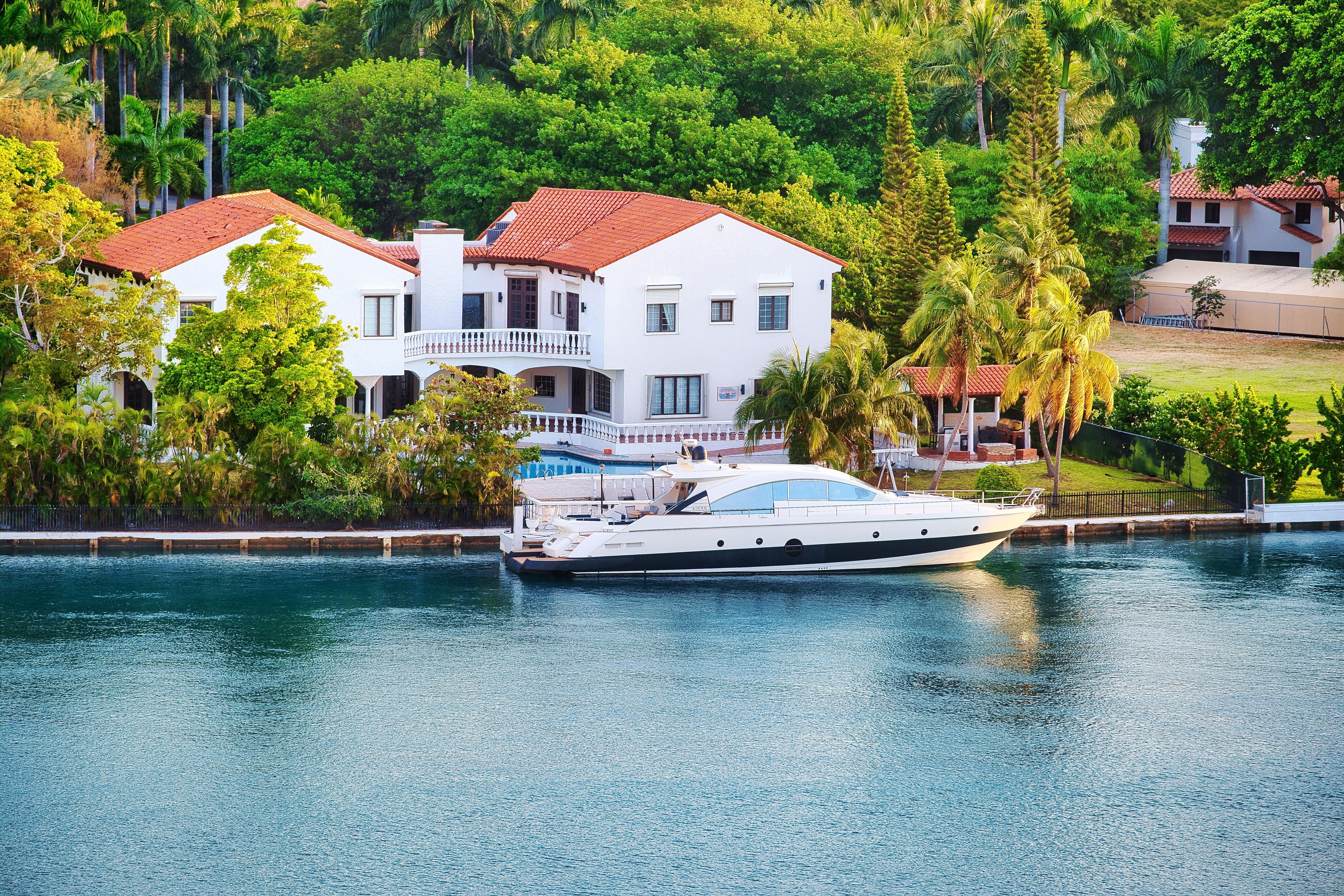 Privacy in Luxury Real Estate: Selling High-End South Florida Homes